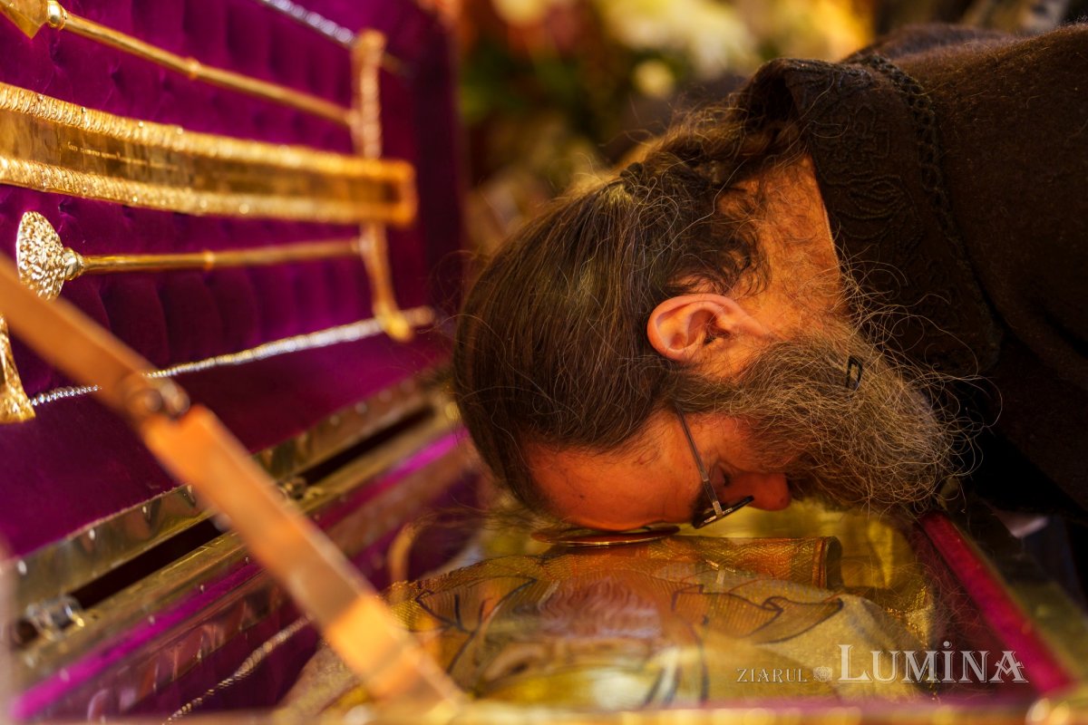 Procesiune cu sfintele moaște pe Colina Bucuriei  322903