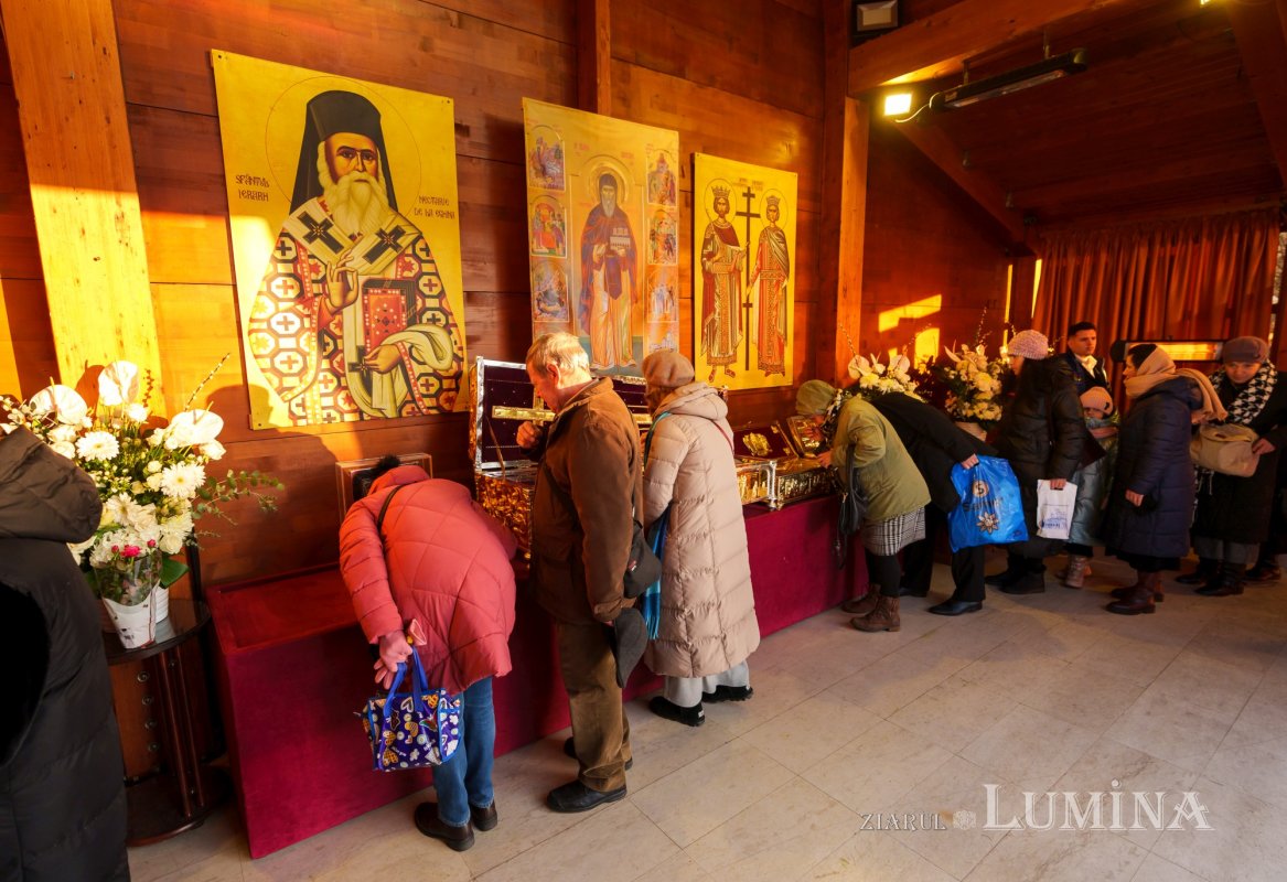 Procesiune cu sfintele moaște pe Colina Bucuriei  322904