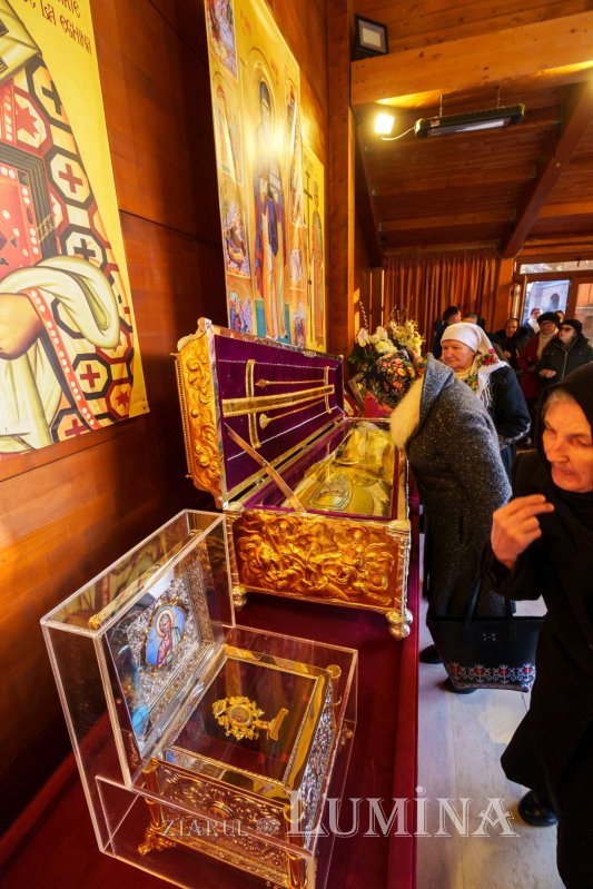 Procesiune cu sfintele moaște pe Colina Bucuriei  322906