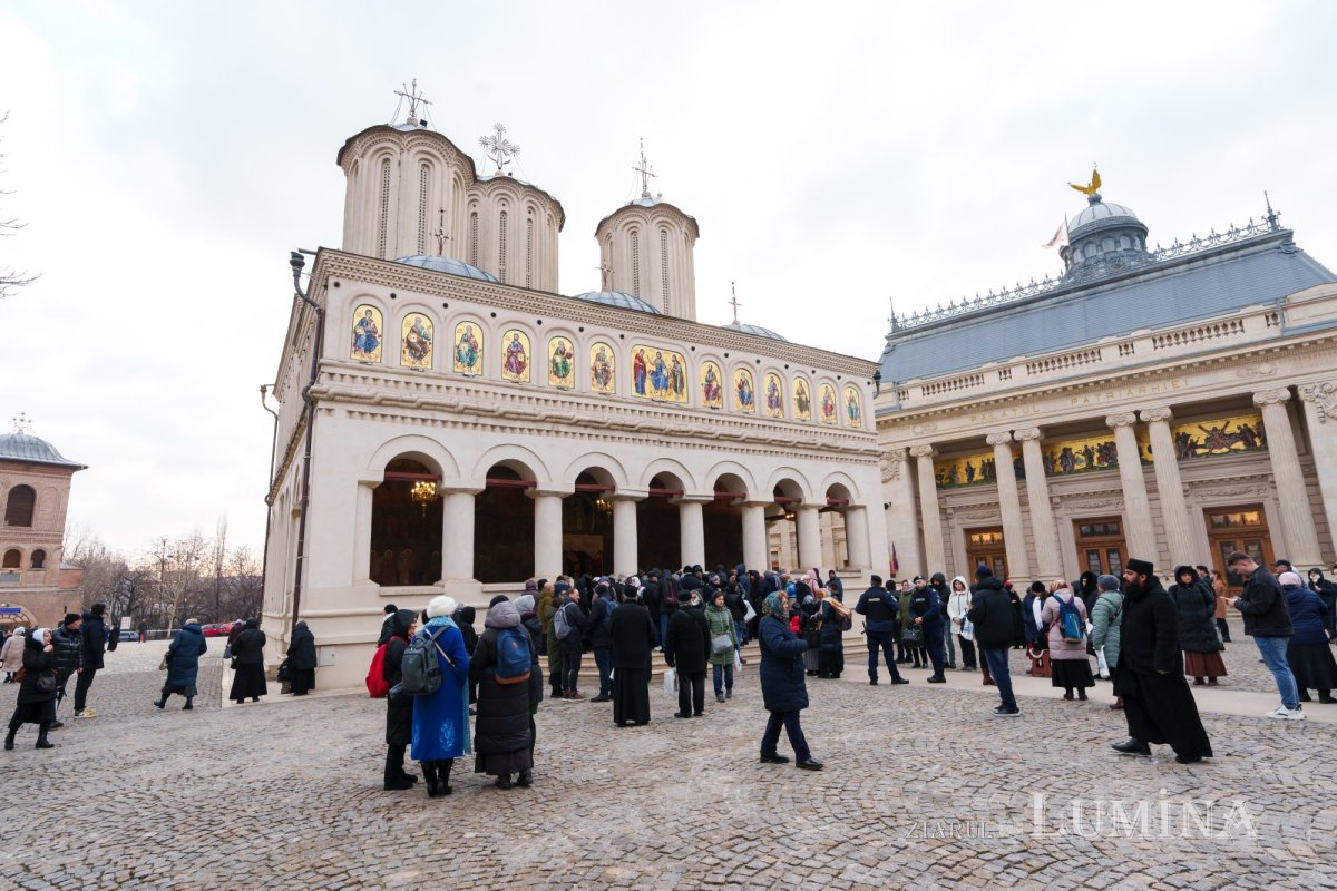 Procesiune cu sfintele moaște pe Colina Bucuriei  322907