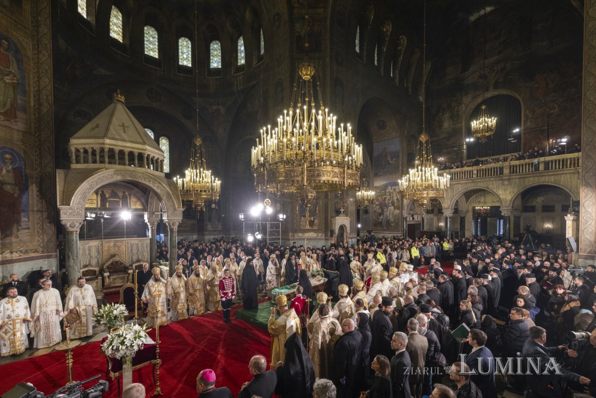 Biserica are grijă de bolnavi și se roagă sfinților tămăduitori 323049