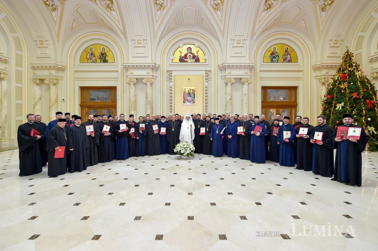 Biserica are grijă de bolnavi și se roagă sfinților tămăduitori 323051