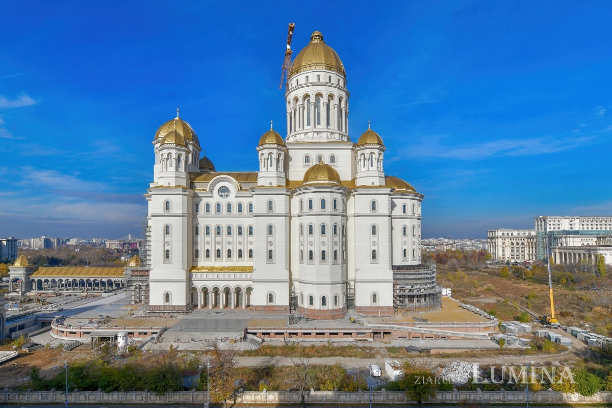 Biserica are grijă de bolnavi și se roagă sfinților tămăduitori 323052