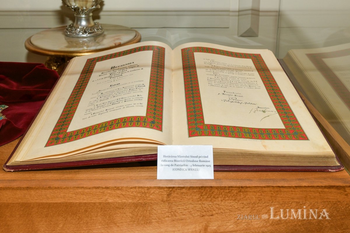 Vernisaj și lansare de carte dedicate presei bisericești  323298