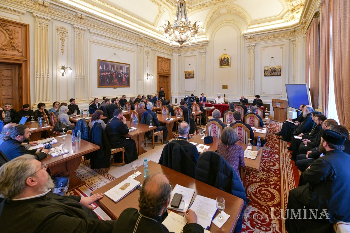 Două decenii de cotidian ortodox dintr-un secol al Patriarhiei Române 323350