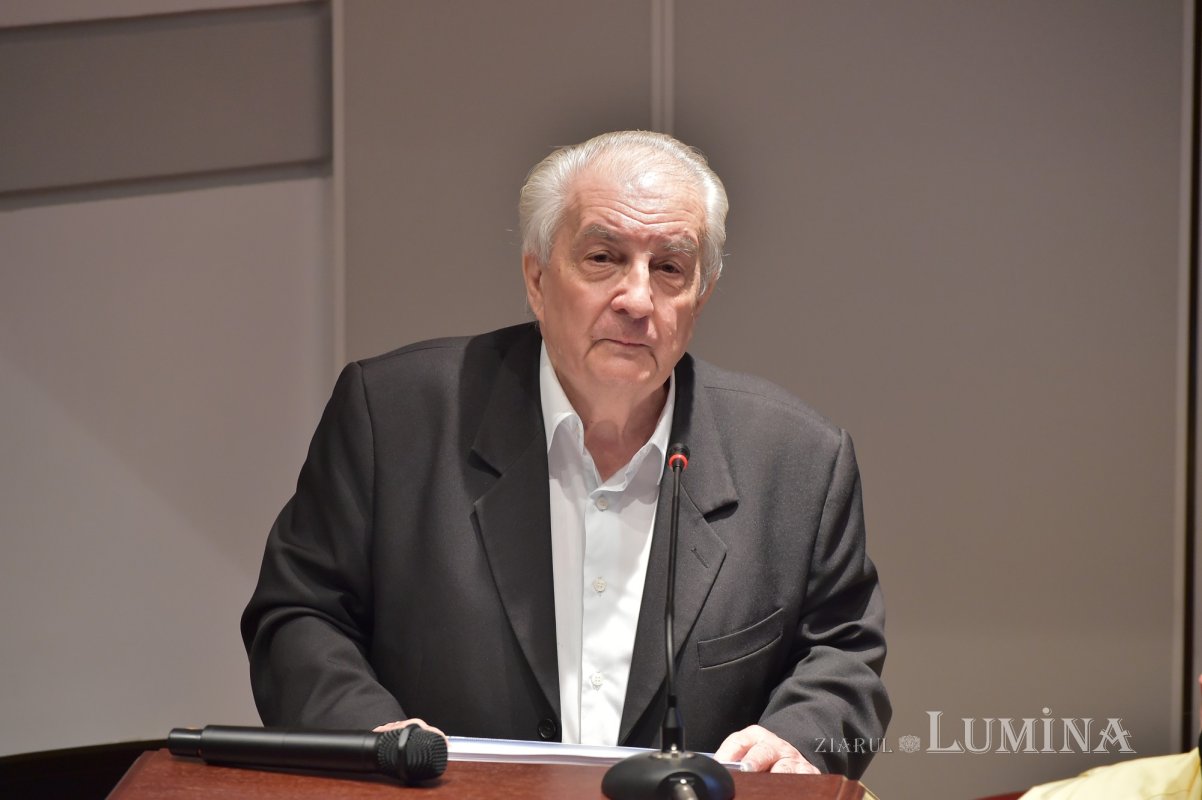 La mulți ani-Lumină! 323269