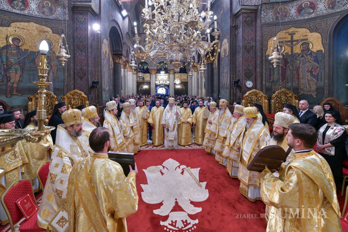 Sfânta Liturghie și hirotonie întru arhiereu la București 323934