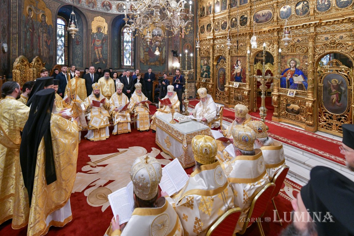 Sfânta Liturghie și hirotonie întru arhiereu la București 323936