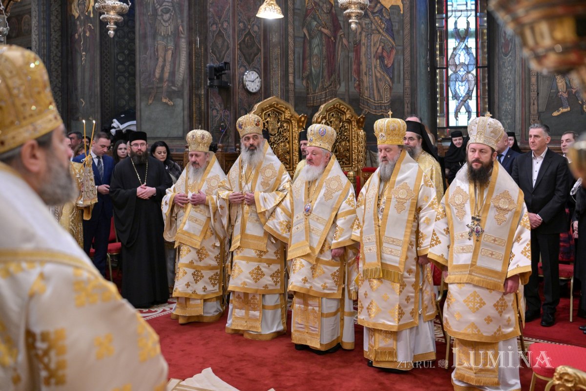 Sfânta Liturghie și hirotonie întru arhiereu la București 323938