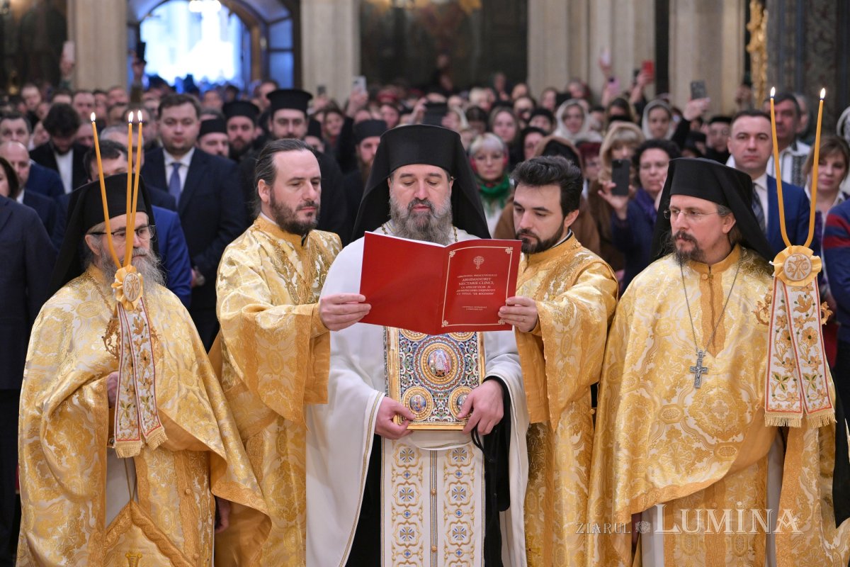 Sfânta Liturghie și hirotonie întru arhiereu la București 323941