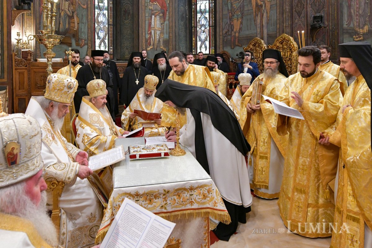 Sfânta Liturghie și hirotonie întru arhiereu la București 323942