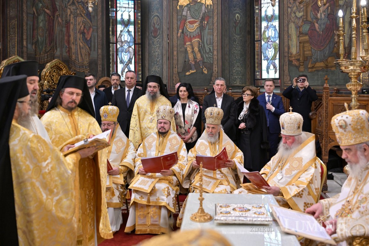 Sfânta Liturghie și hirotonie întru arhiereu la București 323947