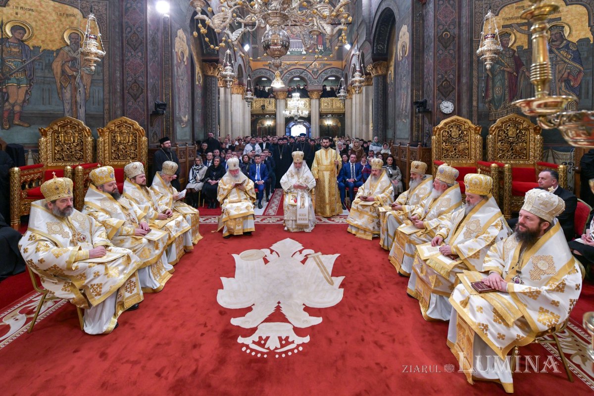 Sfânta Liturghie și hirotonie întru arhiereu la București 323951