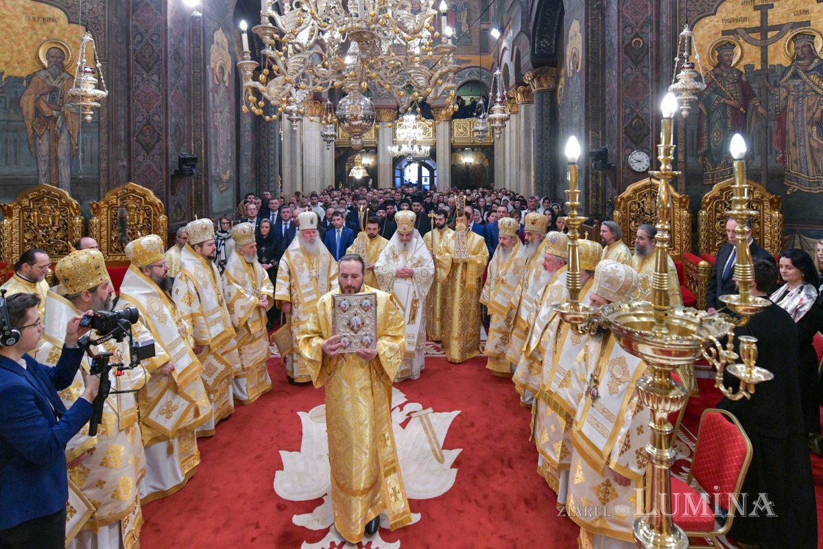 Sfânta Liturghie și hirotonie întru arhiereu la București 323952
