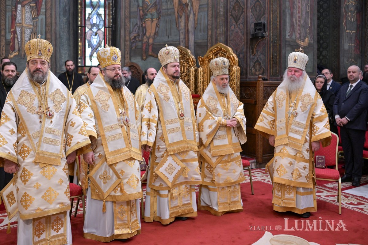 Sfânta Liturghie și hirotonie întru arhiereu la București 323954