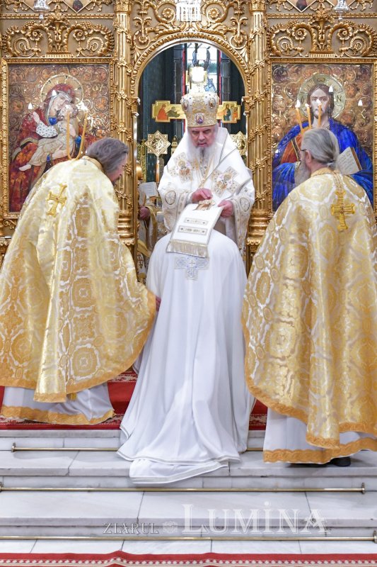 Sfânta Liturghie și hirotonie întru arhiereu la București 323958