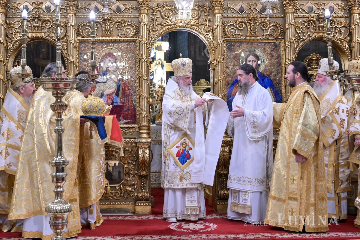 Sfânta Liturghie și hirotonie întru arhiereu la București 323962