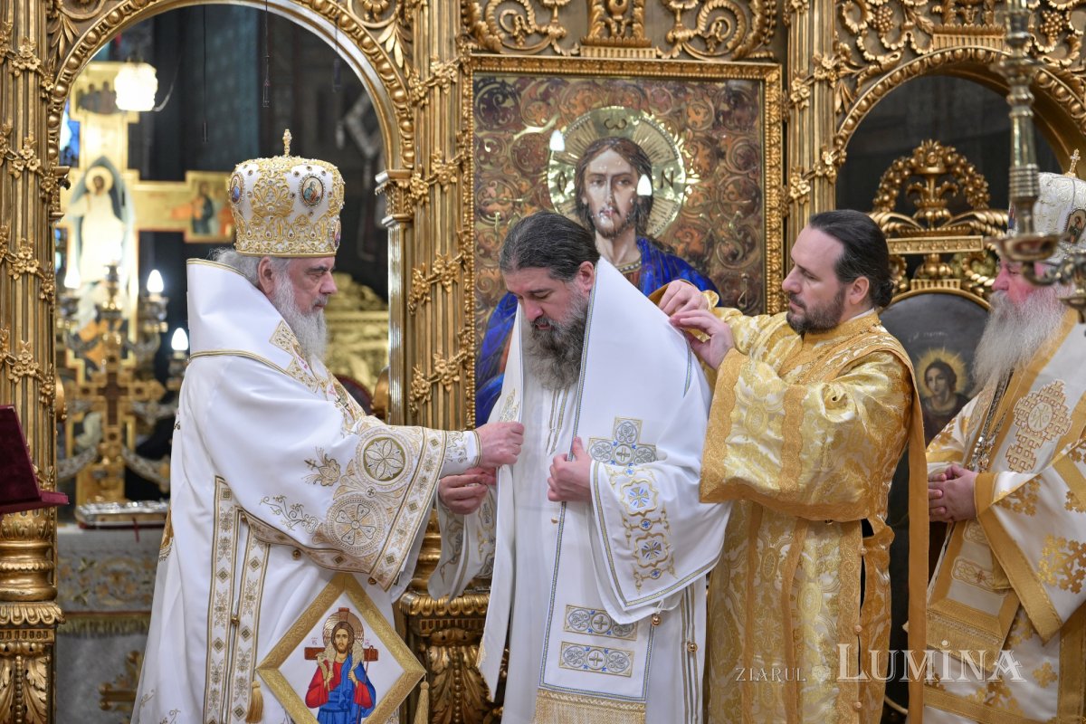 Sfânta Liturghie și hirotonie întru arhiereu la București 323963