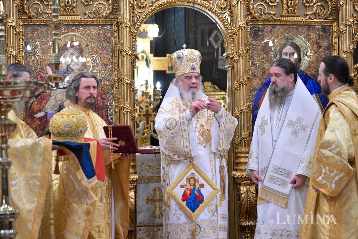 Sfânta Liturghie și hirotonie întru arhiereu la București 323964