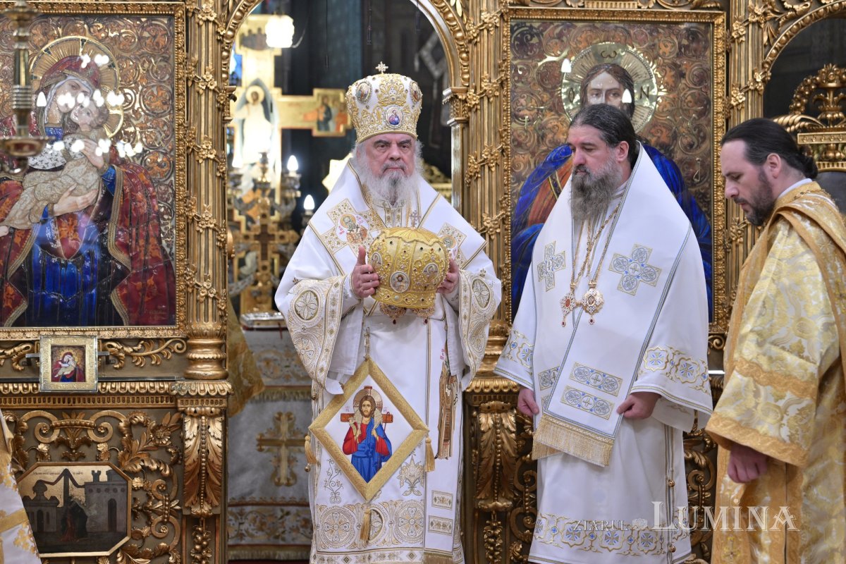 Sfânta Liturghie și hirotonie întru arhiereu la București 323965