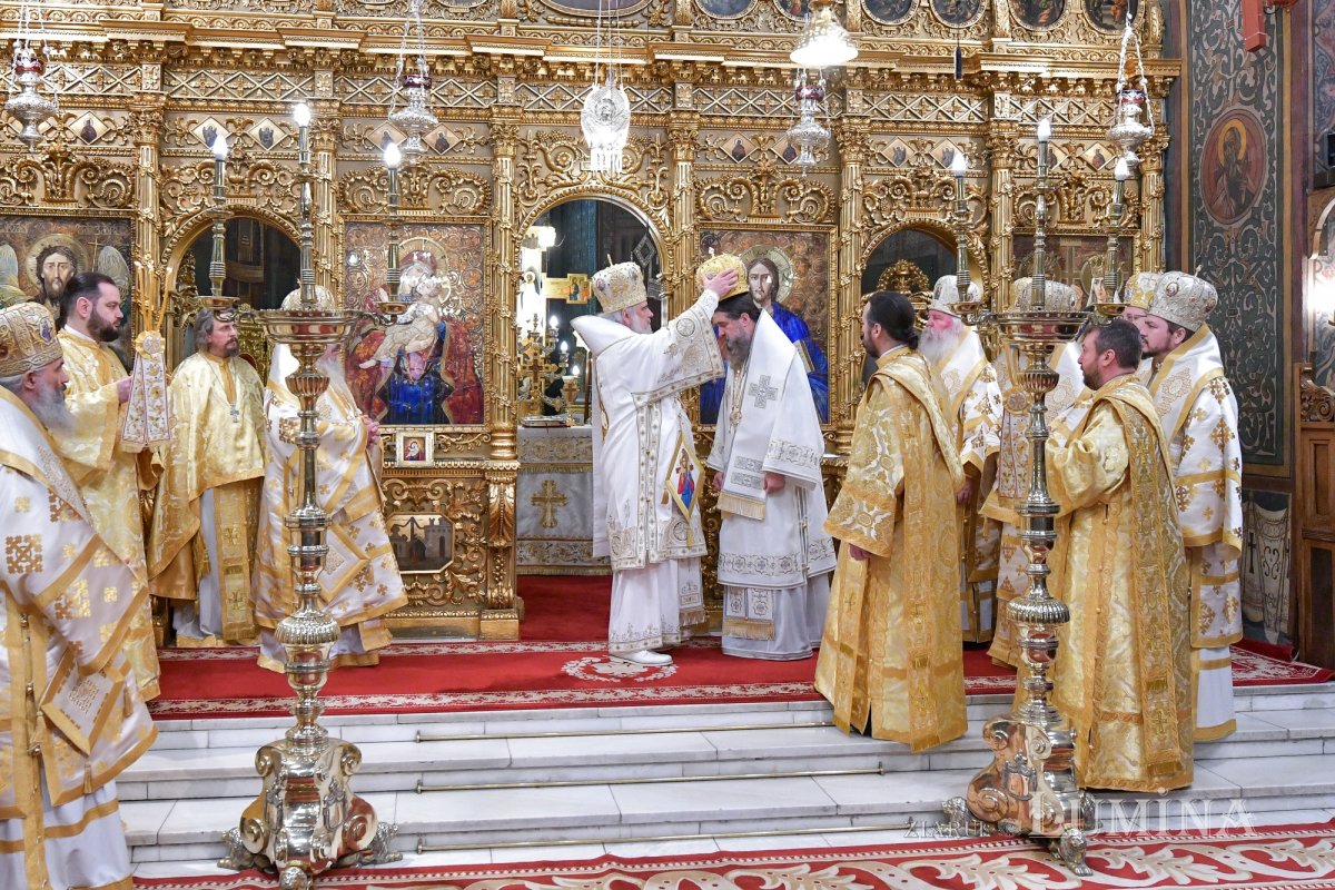 Sfânta Liturghie și hirotonie întru arhiereu la București 323966