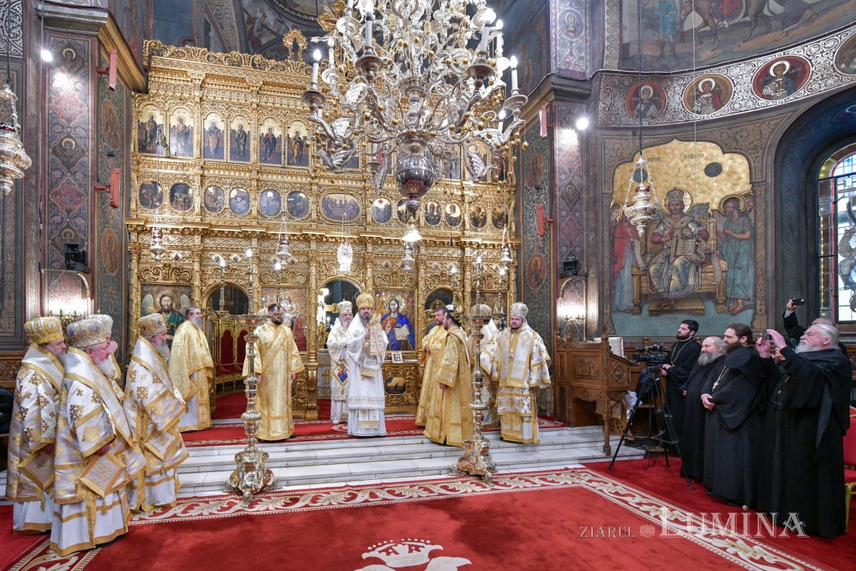 Sfânta Liturghie și hirotonie întru arhiereu la București 323967