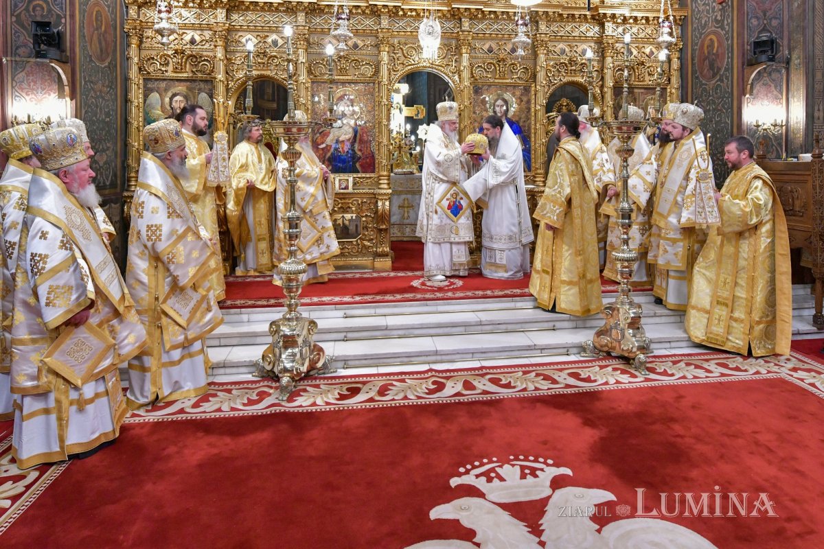 Sfânta Liturghie și hirotonie întru arhiereu la București 323968