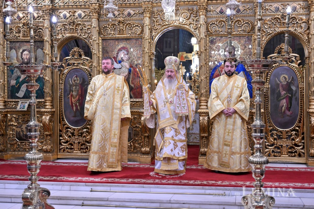 Sfânta Liturghie și hirotonie întru arhiereu la București 323969
