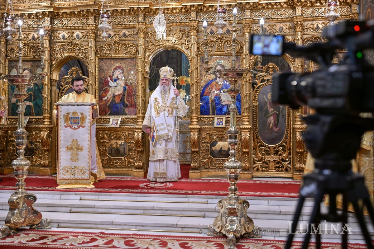 Sfânta Liturghie și hirotonie întru arhiereu la București 323970