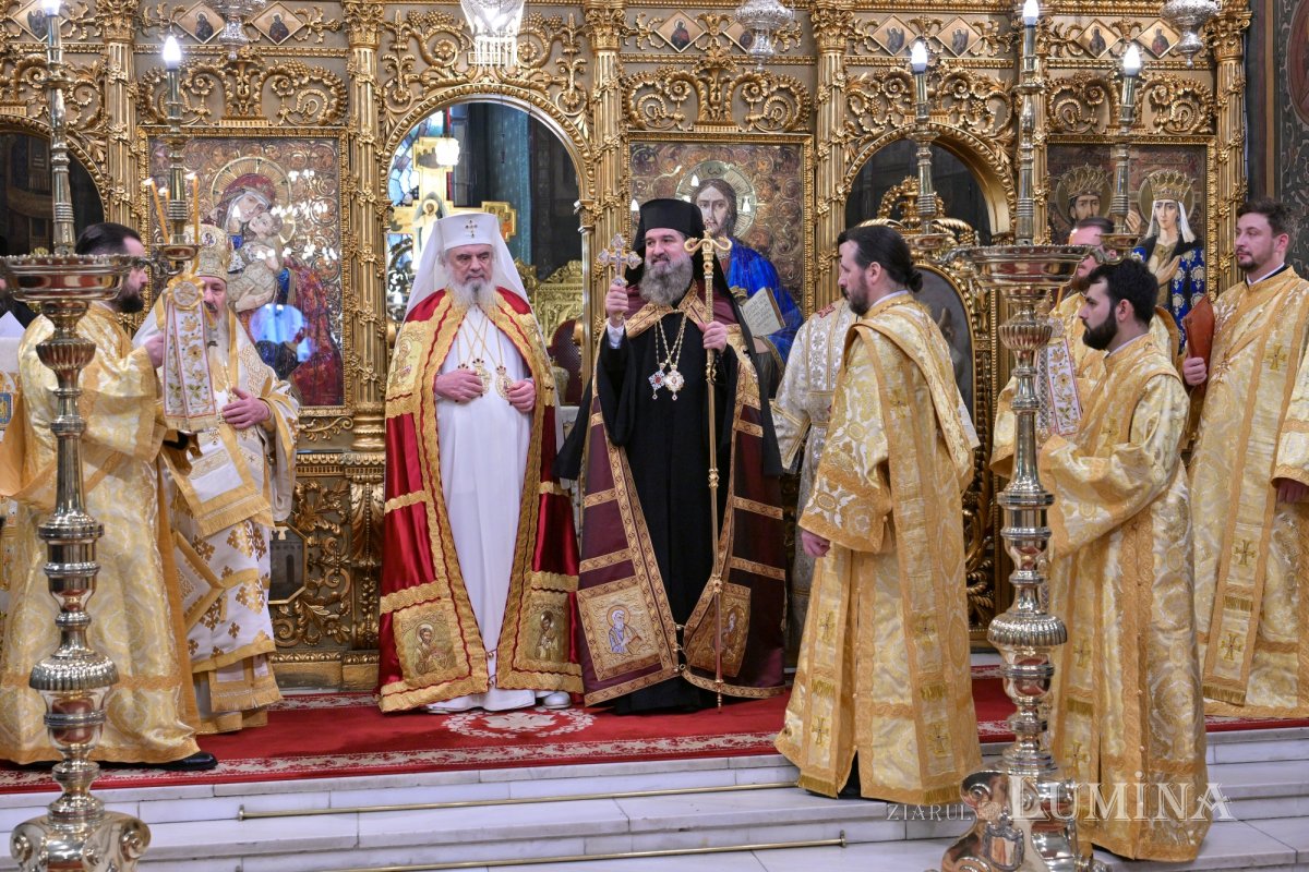 Sfânta Liturghie și hirotonie întru arhiereu la București 323973