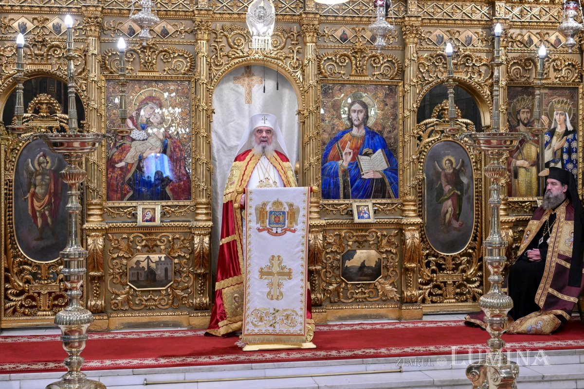 Sfânta Liturghie și hirotonie întru arhiereu la București 323975