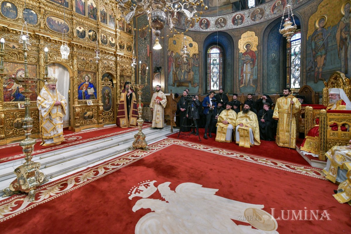 Sfânta Liturghie și hirotonie întru arhiereu la București 323976