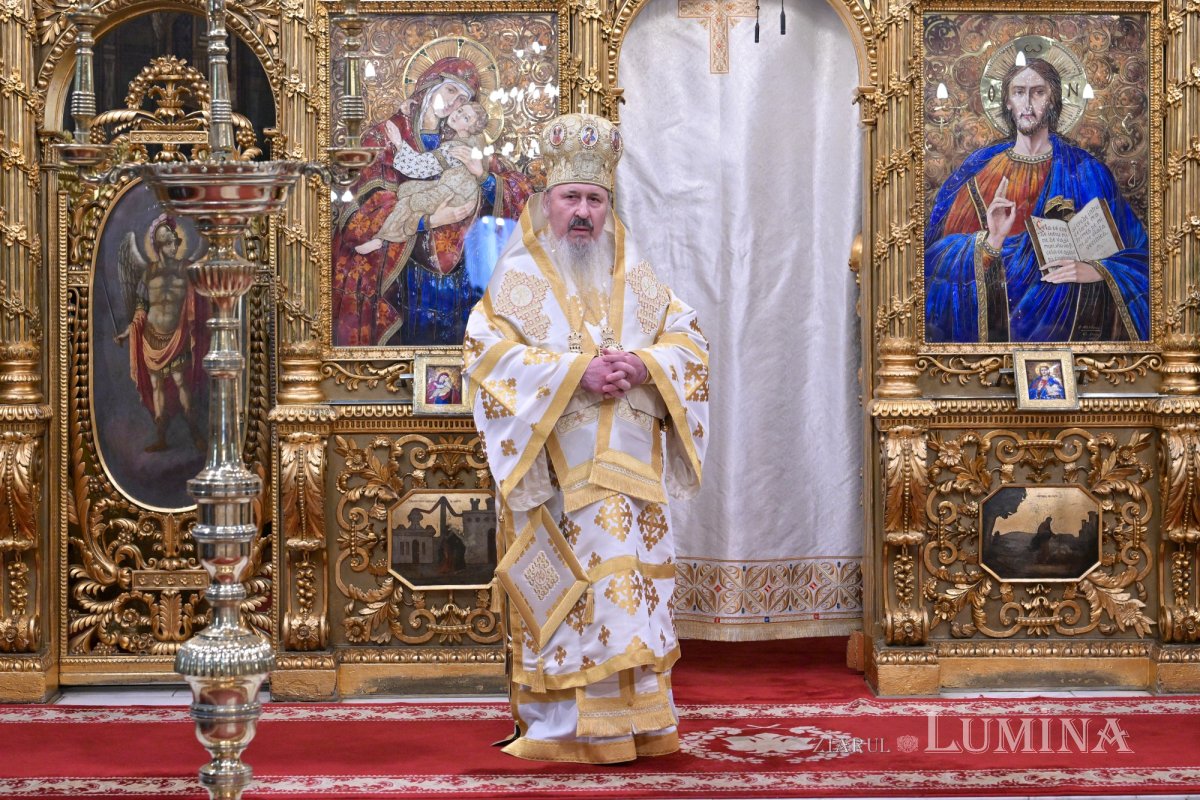 Sfânta Liturghie și hirotonie întru arhiereu la București 323977
