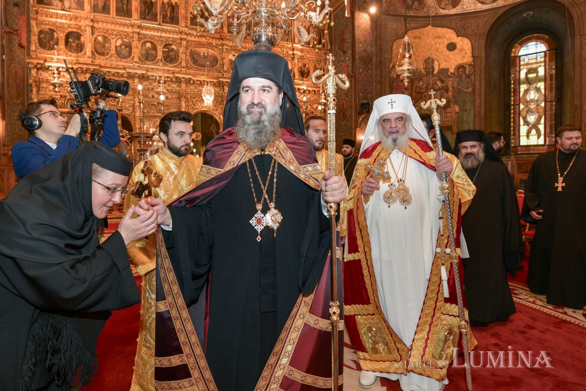 Sfânta Liturghie și hirotonie întru arhiereu la București 323980