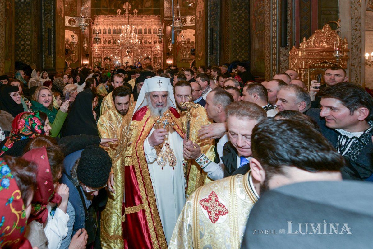 Sfânta Liturghie și hirotonie întru arhiereu la București 323981