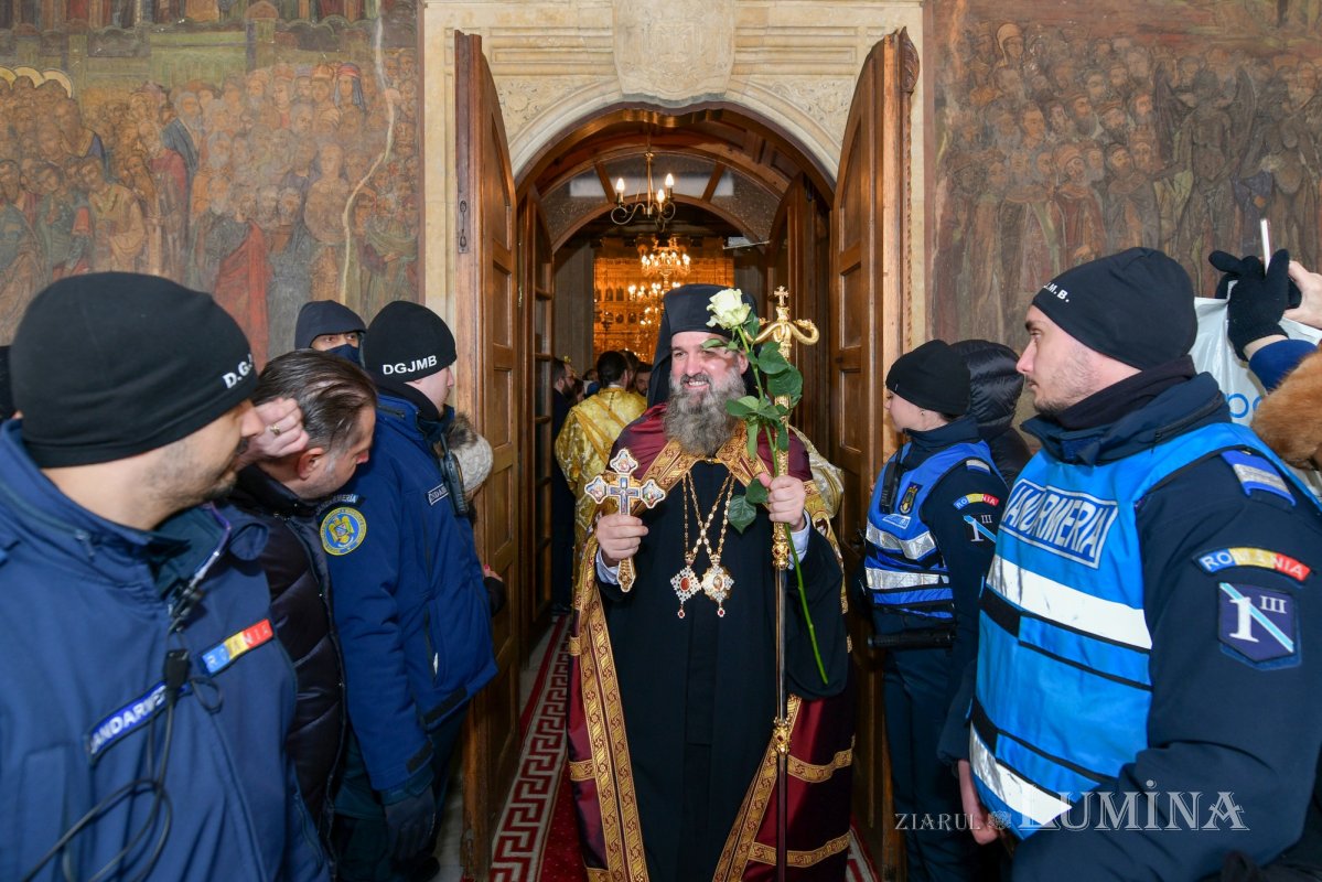 Sfânta Liturghie și hirotonie întru arhiereu la București 323983