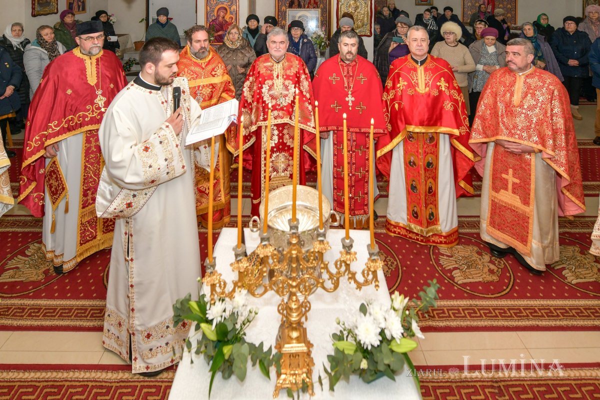 Sfințire de raclă la hramul Parohiei Bărbătescu Vechi din București 324053