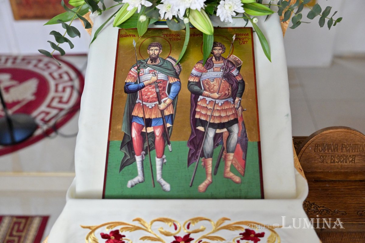 Sfințire de raclă la hramul Parohiei Bărbătescu Vechi din București 324054