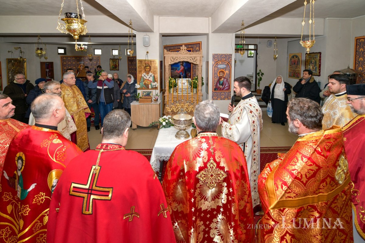 Sfințire de raclă la hramul Parohiei Bărbătescu Vechi din București 324055