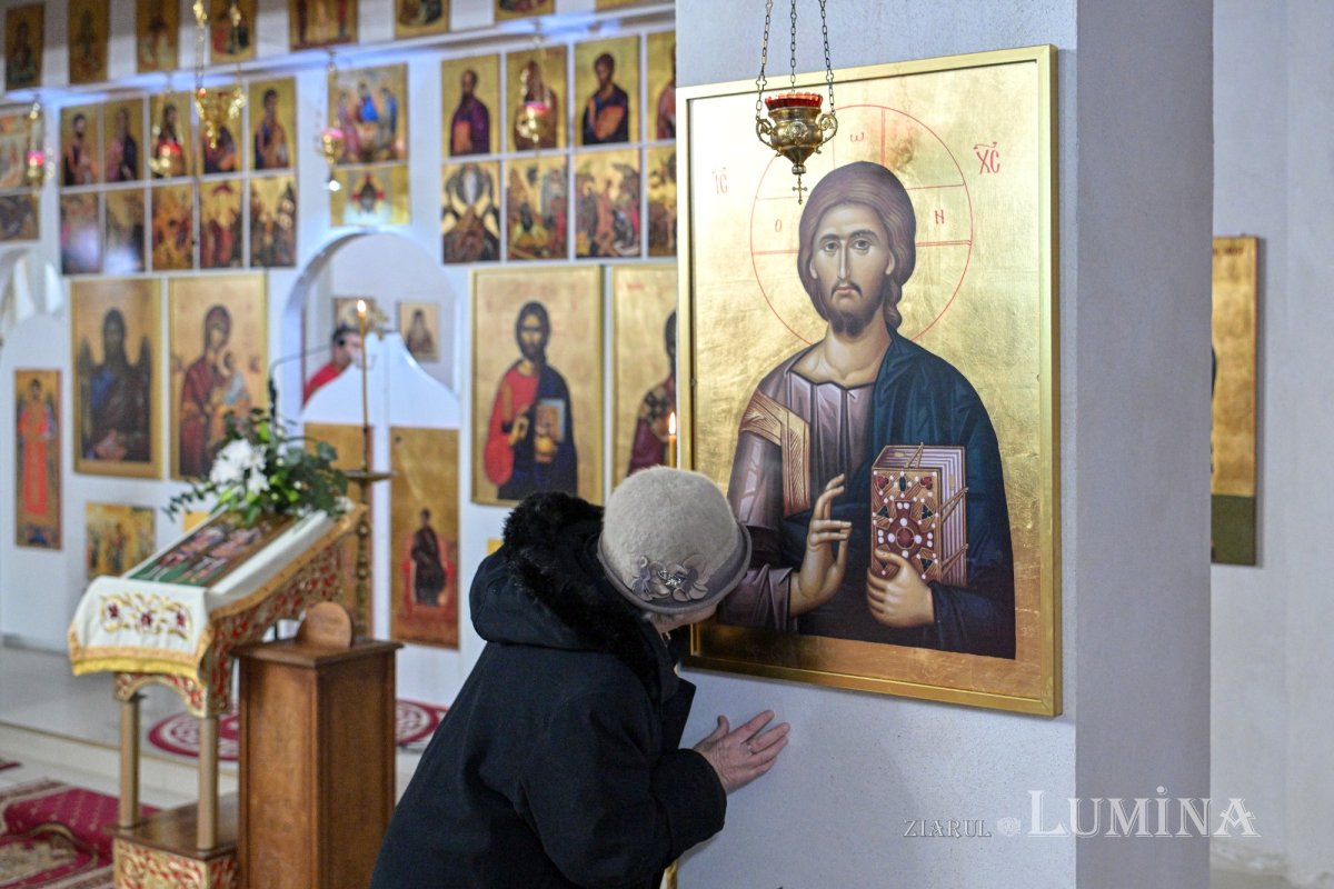 Sfințire de raclă la hramul Parohiei Bărbătescu Vechi din București 324058