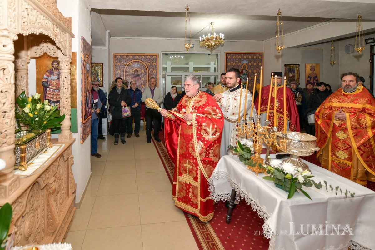 Sfințire de raclă la hramul Parohiei Bărbătescu Vechi din București 324063