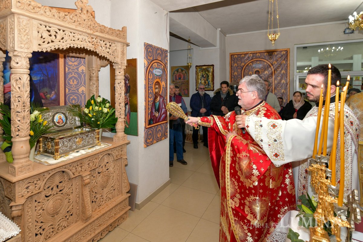 Sfințire de raclă la hramul Parohiei Bărbătescu Vechi din București 324064