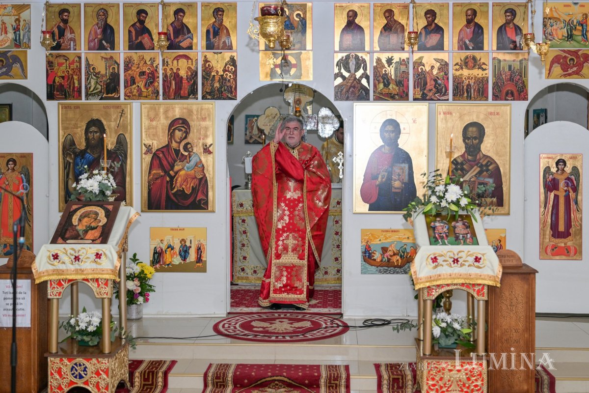 Sfințire de raclă la hramul Parohiei Bărbătescu Vechi din București 324068