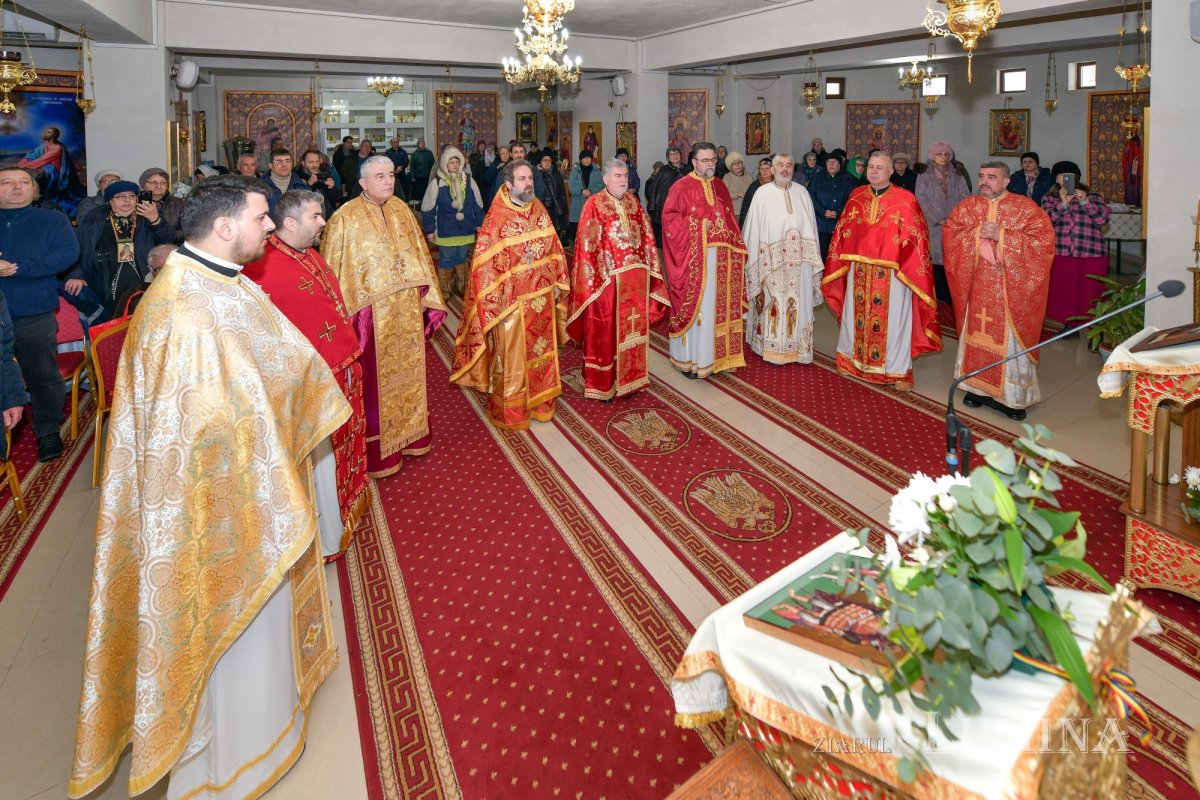 Sfințire de raclă la hramul Parohiei Bărbătescu Vechi din București 324069