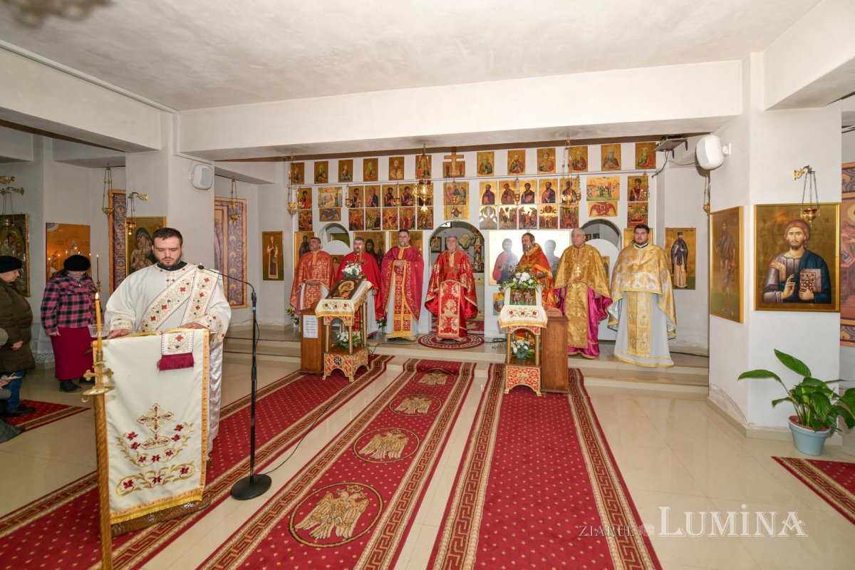 Sfințire de raclă la hramul Parohiei Bărbătescu Vechi din București 324070