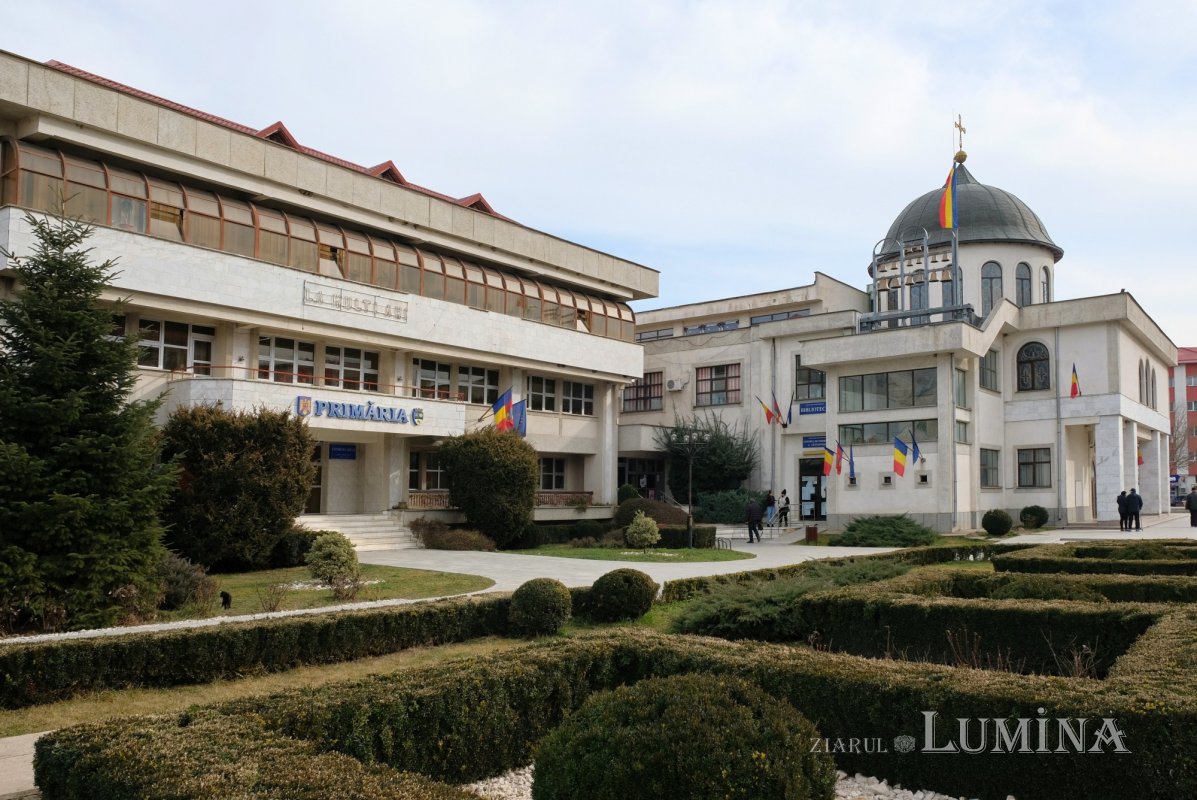 Aveți ce vedea în Topoloveni! 324347