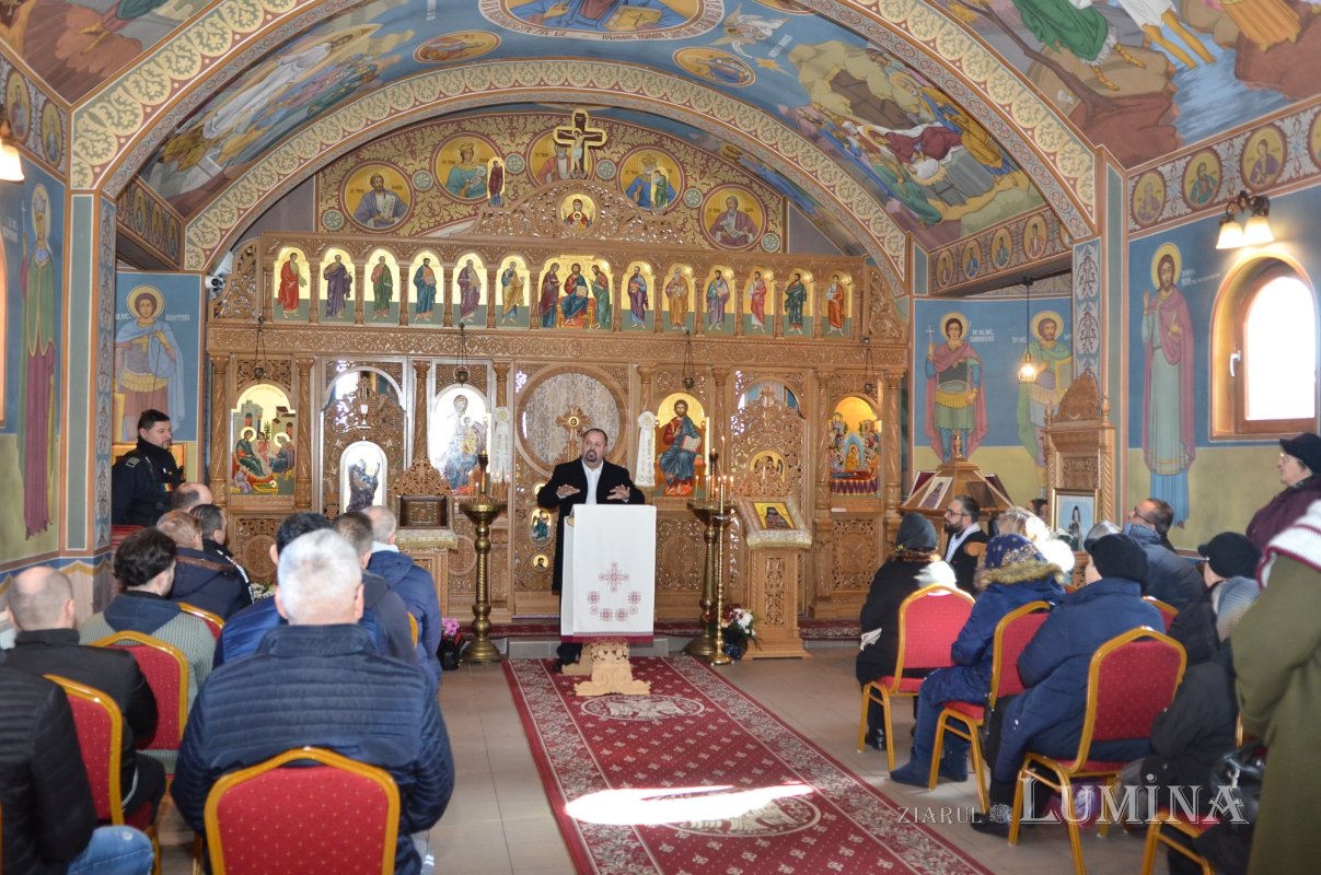 Vizită a deținuților de la Târgu Ocna la Parohia Bogdănești 324434