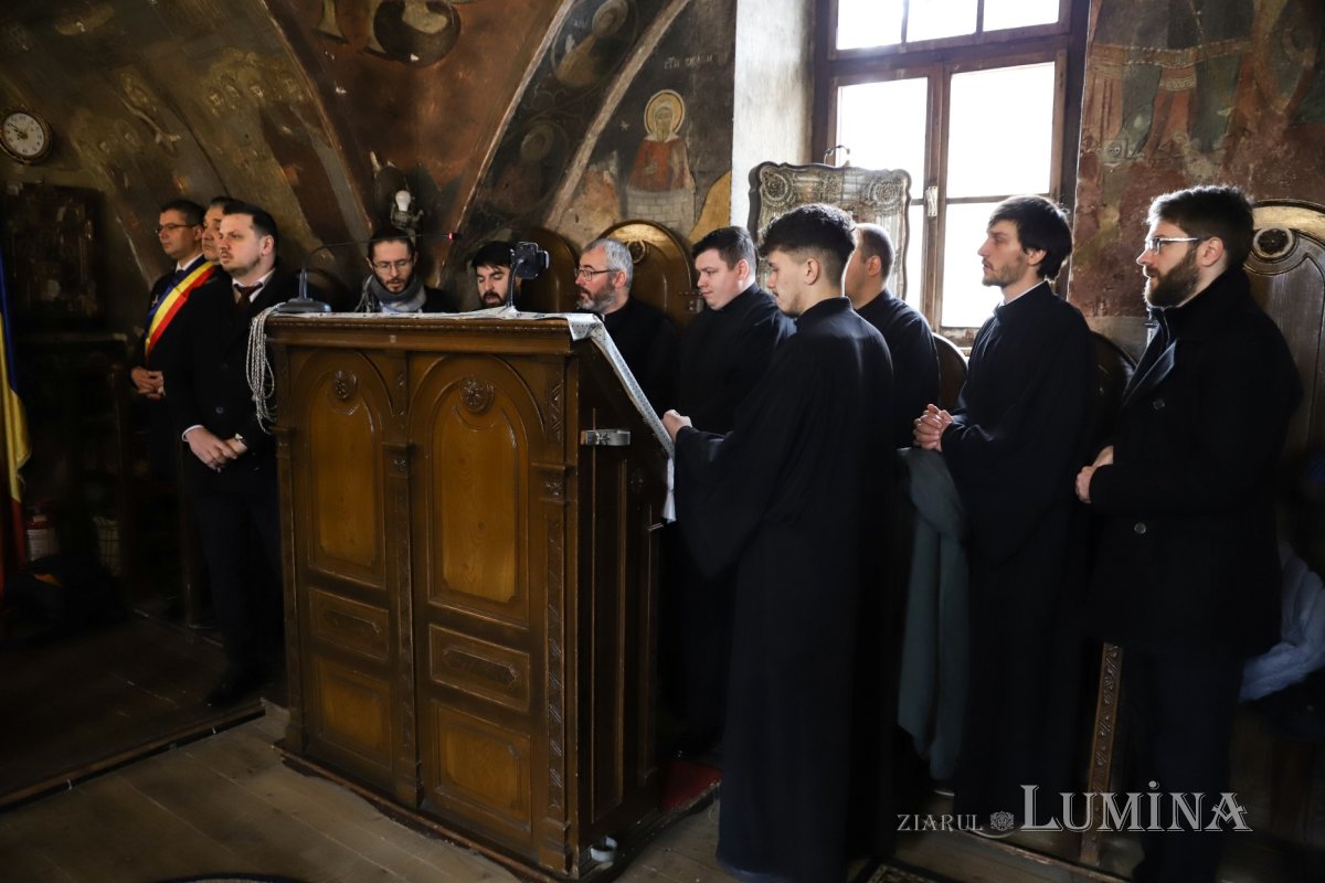 Liturghie arhierească în Biserica „Sfânta Treime” din Sibiel, judeţul Sibiu 324985