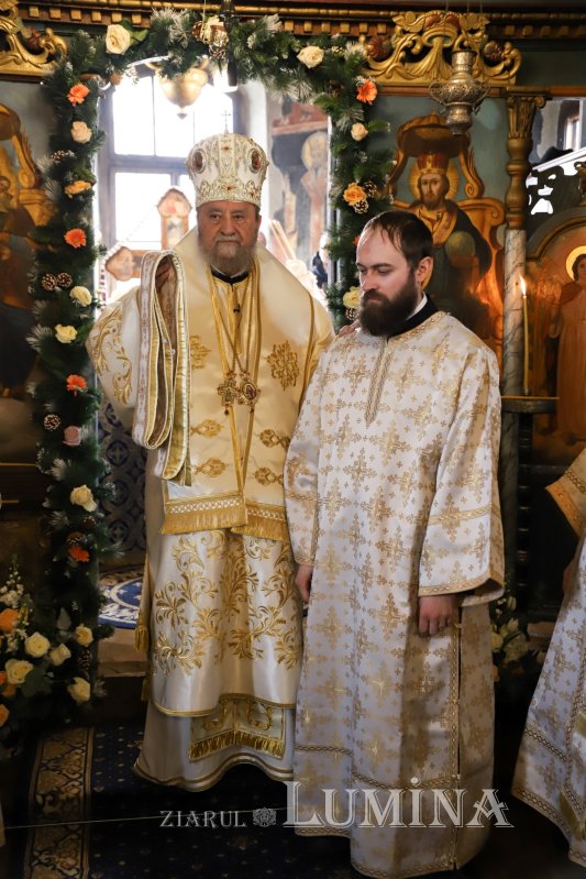 Liturghie arhierească în Biserica „Sfânta Treime” din Sibiel, judeţul Sibiu 324990