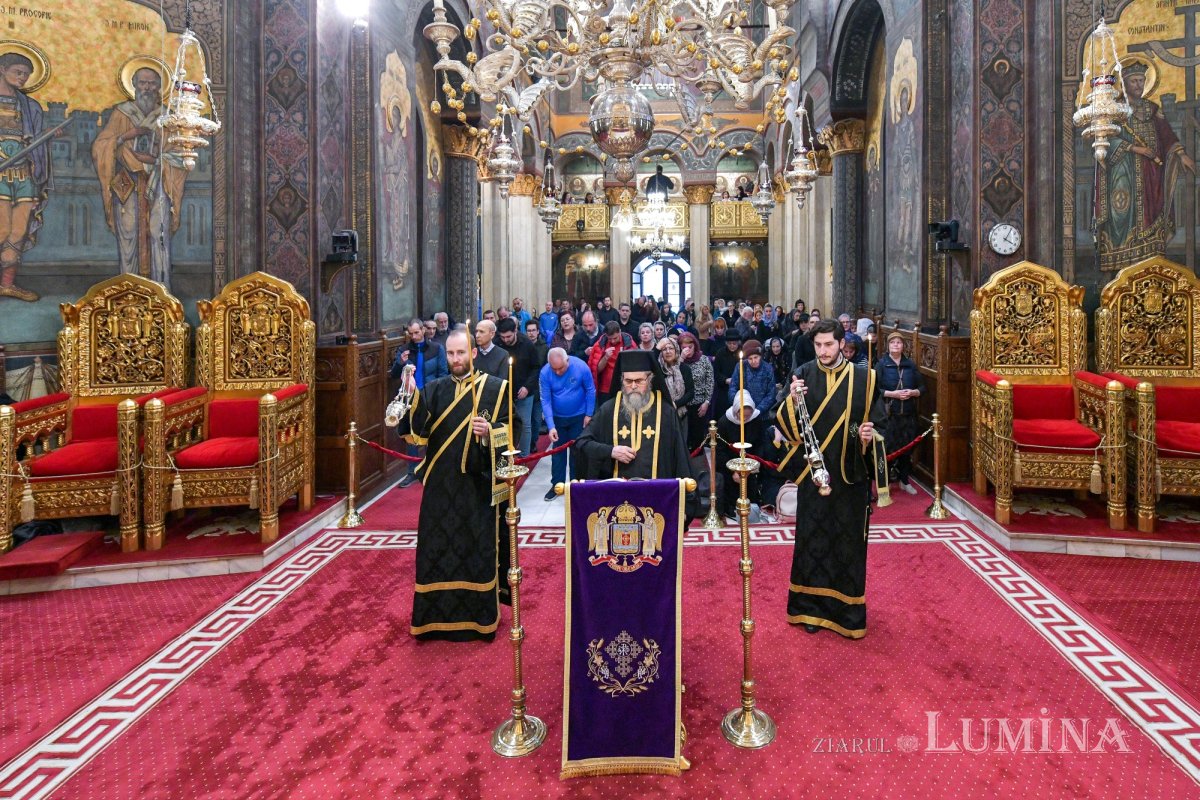 Ultima parte a Canonului cel Mare la Catedrala Patriarhală 325383
